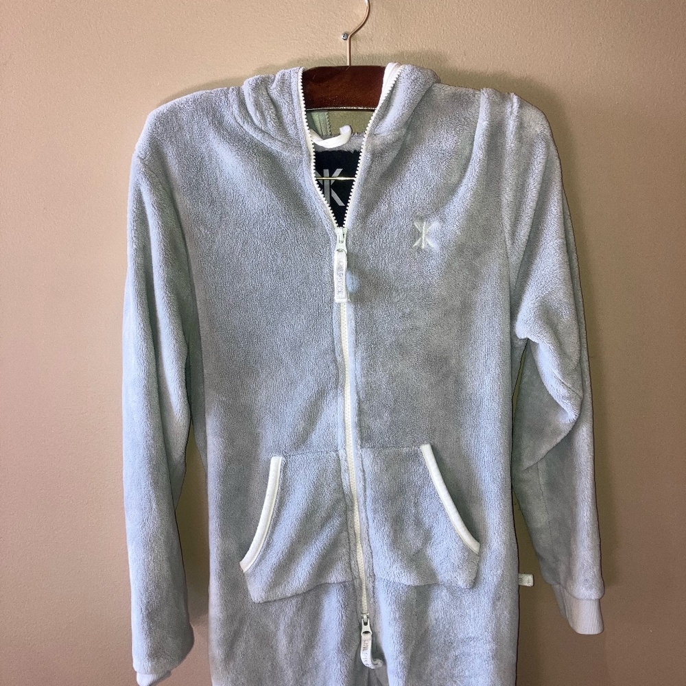 Onepiece The Norwegian Original Gray Fuzzy Fleece Hooded Onesie Jumpsuit Unisex